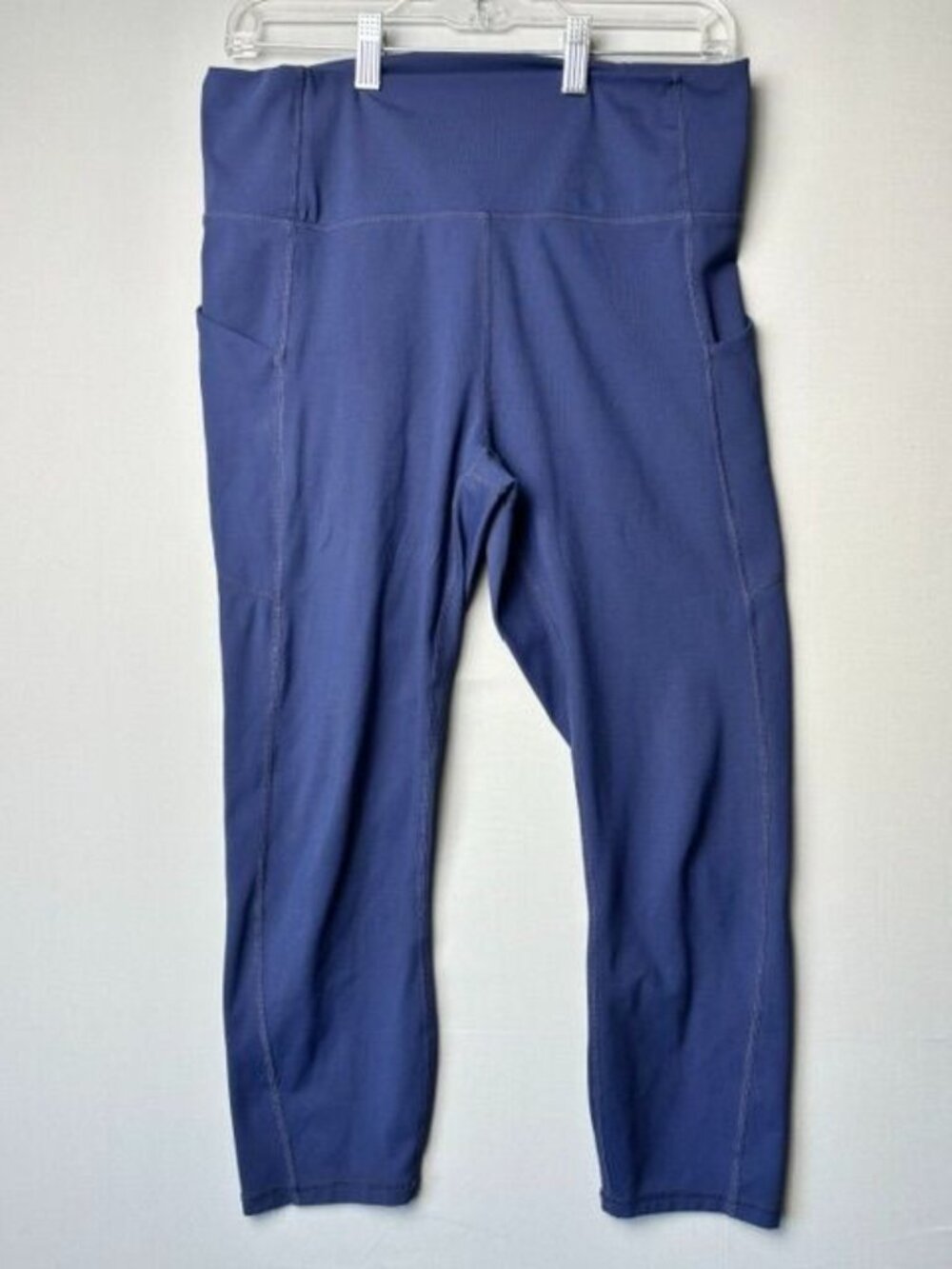 Fabletics Women's Plus Size Blue High Rise Pocket Capri Leggings Activewear